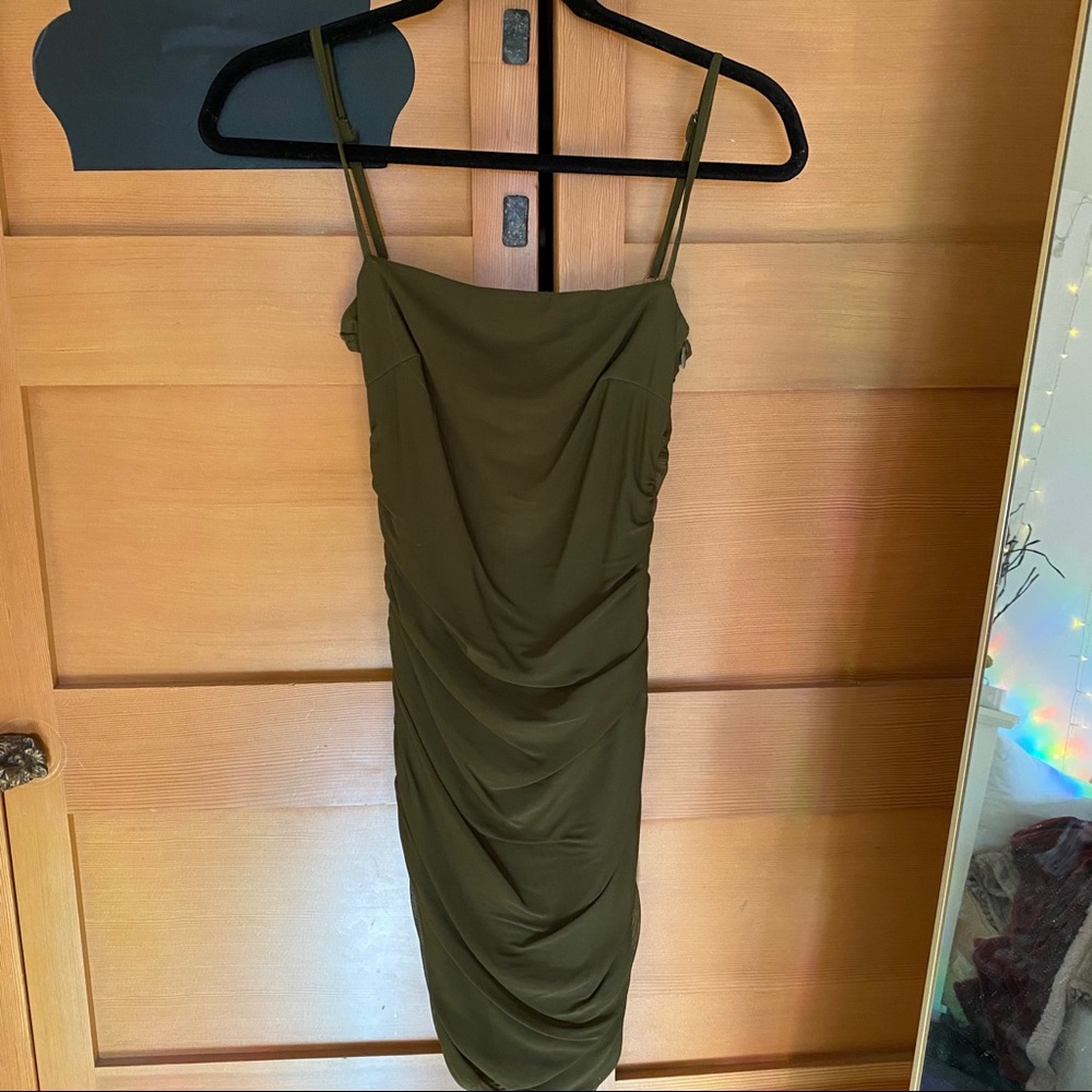 ❌SOLD❌ NWT ruched side dress